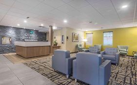 Quality Inn & Suites Windsor - Downtown